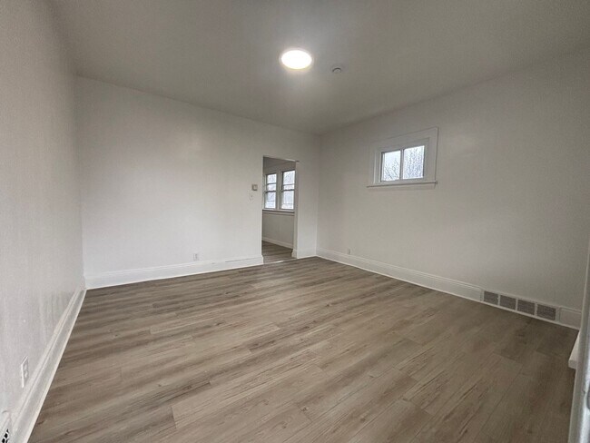 Foto del edificio - 74th,E.3593