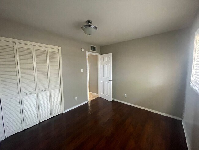 Foto del edificio - Don't Let This One Slip Away! 3 Bedroom 2 ...