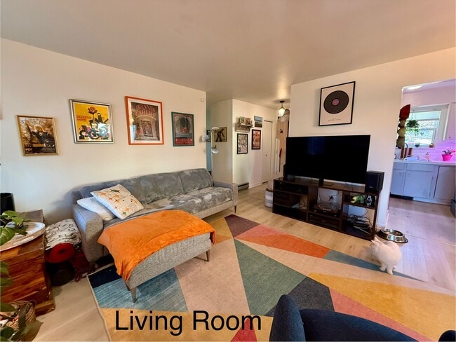 Building Photo - 1300 W Stuart St