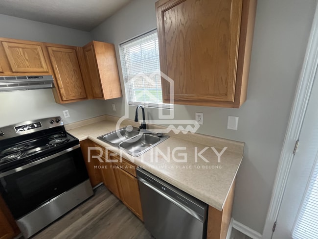 Building Photo - Newly Updated 3-Bed, 2.5-Bath Townhome with Garage!