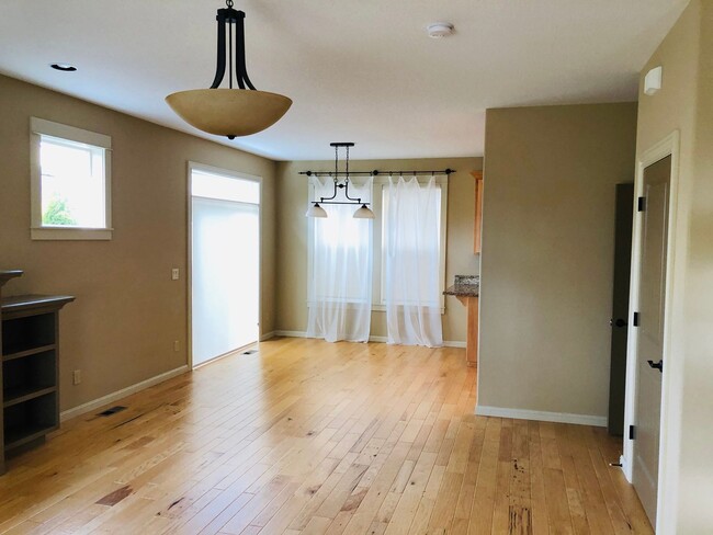 Building Photo - Custom Built House-Close to Providence Hos...