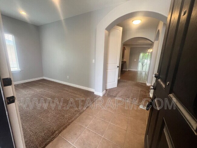 Building Photo - 13571 S Buckeye View Way