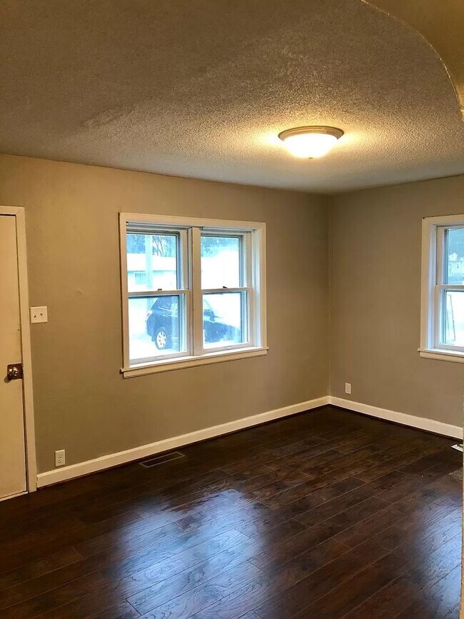 Foto del edificio - 536 Home Acres Ave