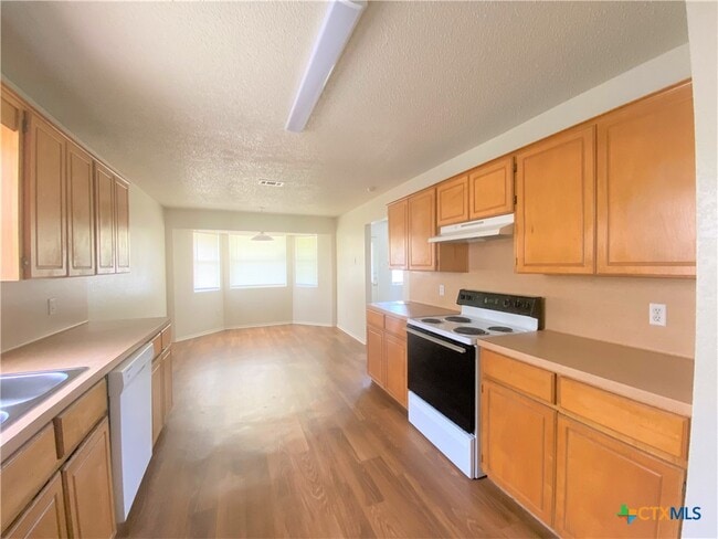 Building Photo - 4610 Stallion Dr