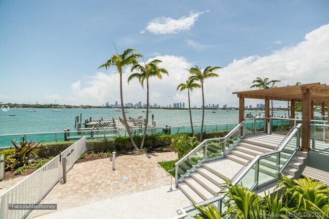 Foto del edificio - 1500 Bay Rd