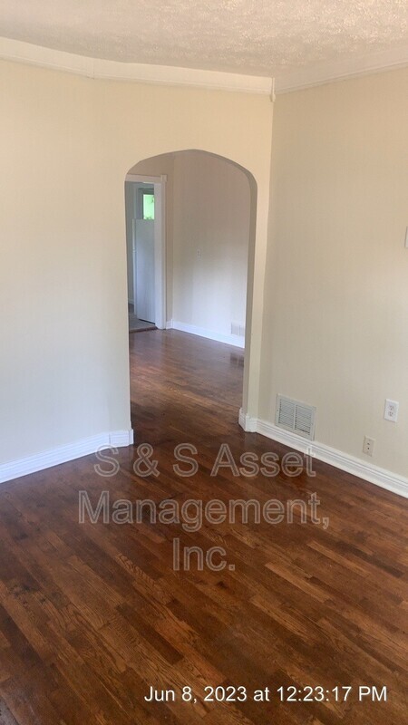 Photo - 708 Fenton St House