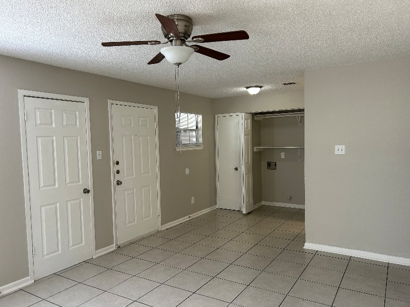 Foto principal - 737 W Mayfield Blvd