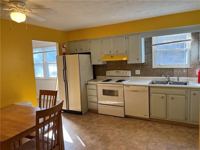 Building Photo - 124 Longvue Dr