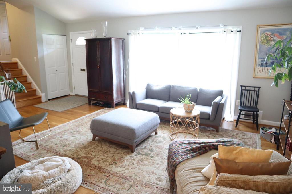 Foto principal - 9912 Pomona Dr
