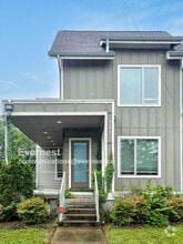 Building Photo - 721 28th Ave N