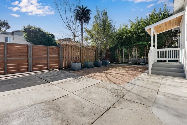 Foto del edificio - 631 Indiana Ave