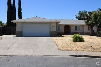Building Photo - 1666 Woodland Dr