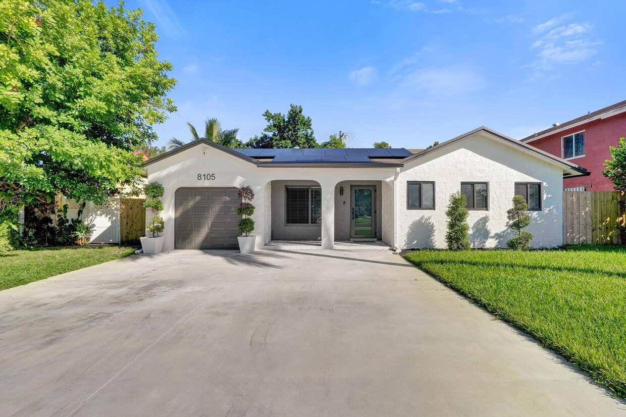 Photo - 8105 SW 19th St (North Lauderdale, FL)