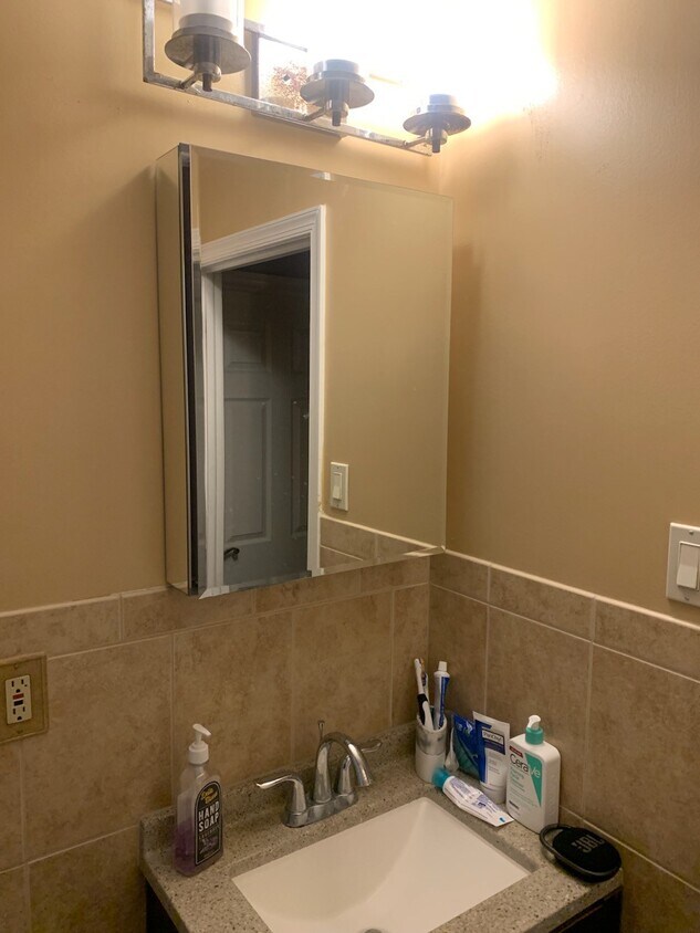 Foto principal - 6601 Tabor Ave