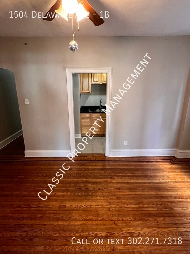 Building Photo - 1504 Delaware Ave