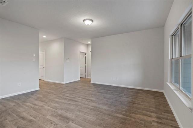 Building Photo - 321 Youngblood Ln
