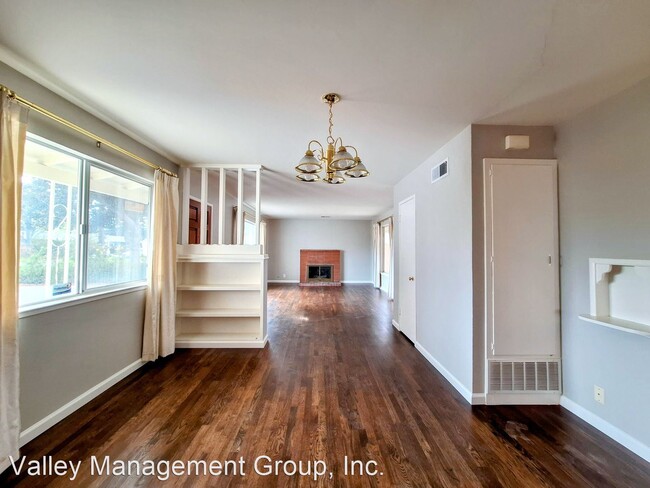 Building Photo - 3 br, 2 bath House - 3211 Greentree Wy