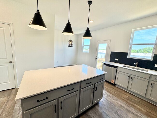 Foto del edificio - 335 Cliffwood St NW