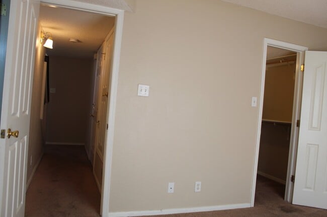 Building Photo - Two Story Home in Socorro