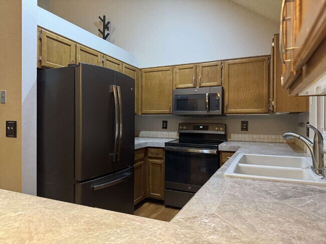 Foto del edificio - 150 N Carlton St