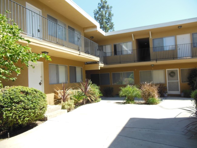 Building Photo - 5445 Lindley Ave