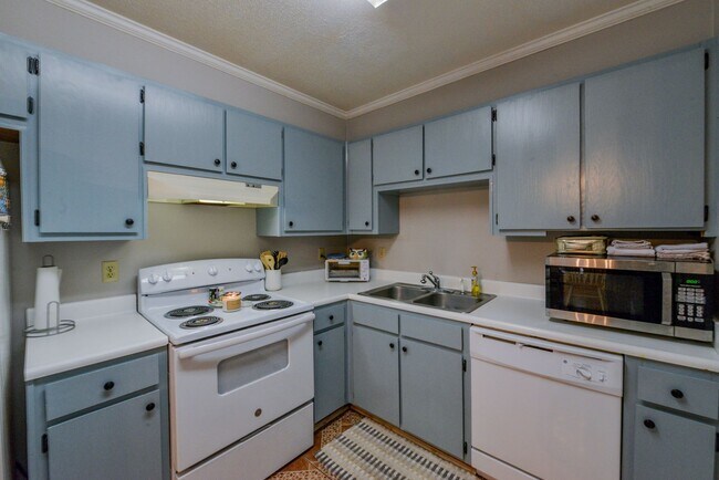 Building Photo - 12A /B ILTH Rental
