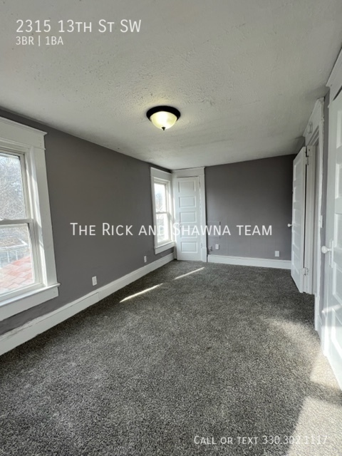 Building Photo - Three bedroom home for rent in Akron