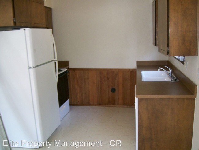 Building Photo - 2955 NW Glenridge Dr