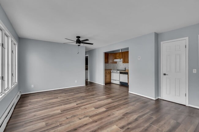 Foto del edificio - 1595 E 2nd St