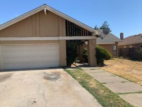 Building Photo - 2700 Dels Ln