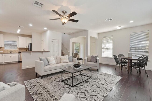 Building Photo - 800 Brazos Bend Dr