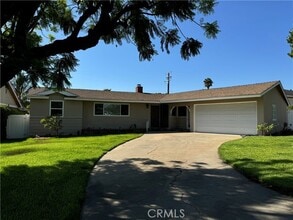 Building Photo - 12791 Elizabeth Way