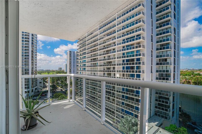 Foto del edificio - 20515 E Country Club Dr