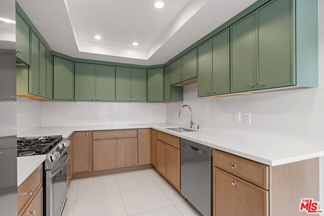 Foto del edificio - 2541 Stoner Ave
