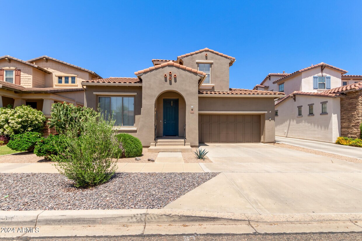 Foto principal - 15328 W Wethersfield Rd