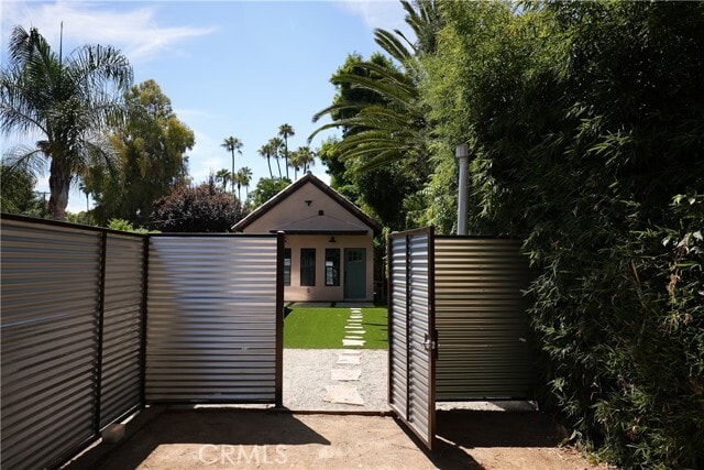 Building Photo - 6009 Melvin Ave