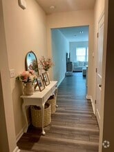 Building Photo - 915 Falls Grove Trl