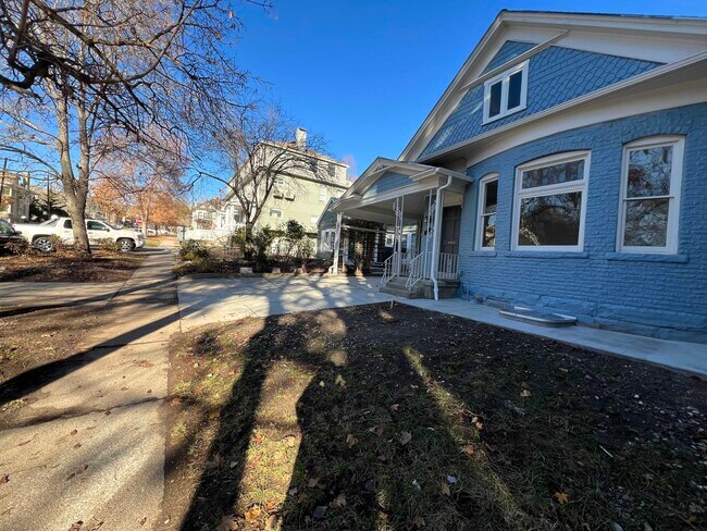 Building Photo - 74 K St E