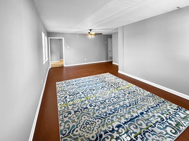 Foto del edificio - 3005 Magellan St