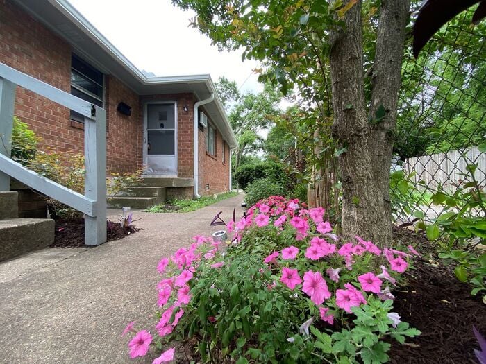 Primary Photo - For Rent - 2 Bedroom Apartment Near Downto...