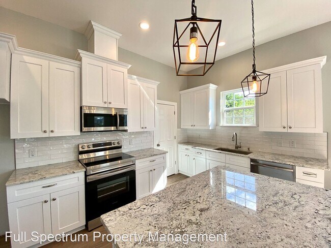 Foto del edificio - 3 br, 2 bath House - 507 Westfall Ave