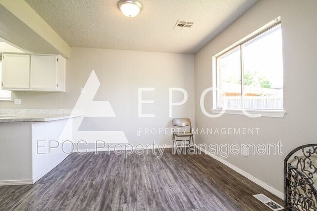 Building Photo - 2621 SW 99th St