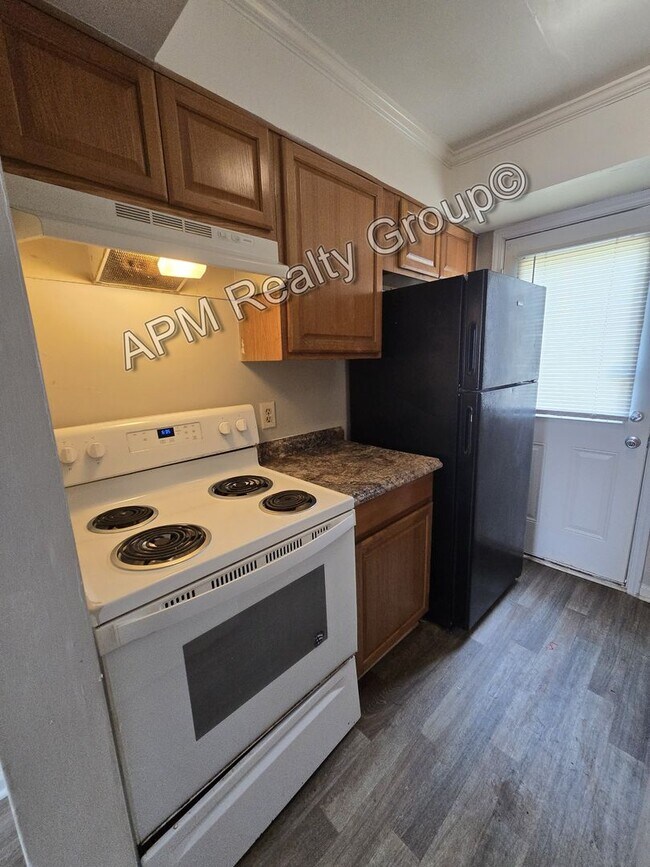 Foto del edificio - 320 S Beltline Blvd