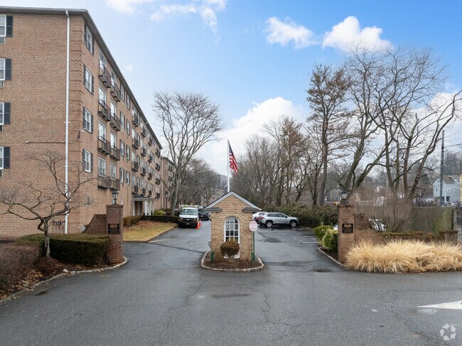 1-4 Consulado Dr. - Consulate on the Park