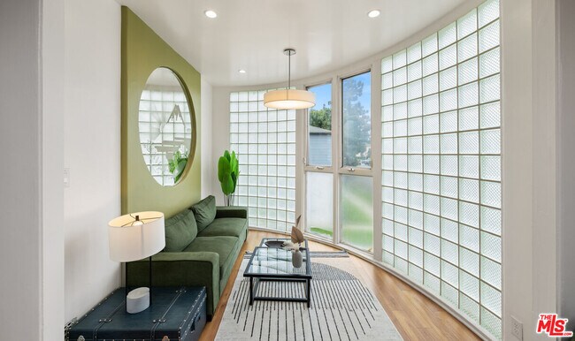 Foto del edificio - 6255 W Olympic Blvd