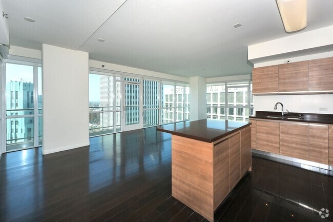 Building Photo - 3785 Wilshire Blvd
