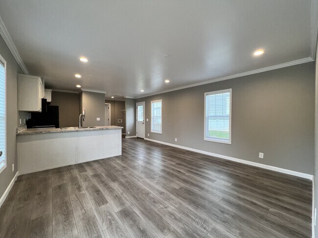 Foto del edificio - 192 Silver Birch Cir