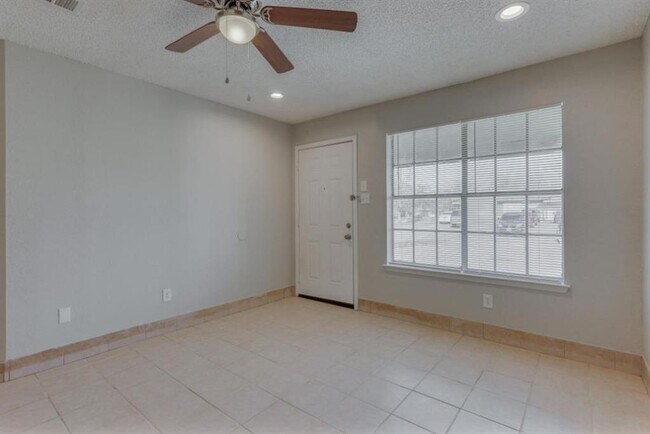 Building Photo - 1720 Fitzgerald Ct