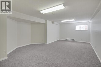 Building Photo - 2977 Robson Dr