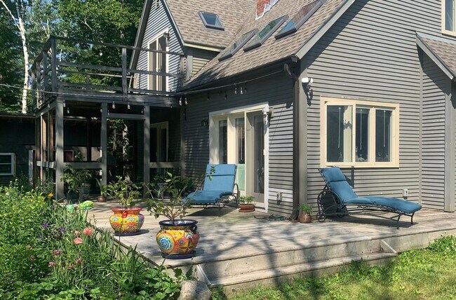 Building Photo - Charming 3BR House in Lincoln